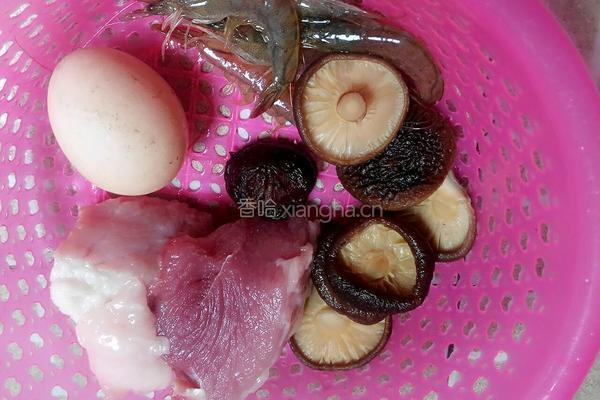 香菇蒸肉饼的做法图解1