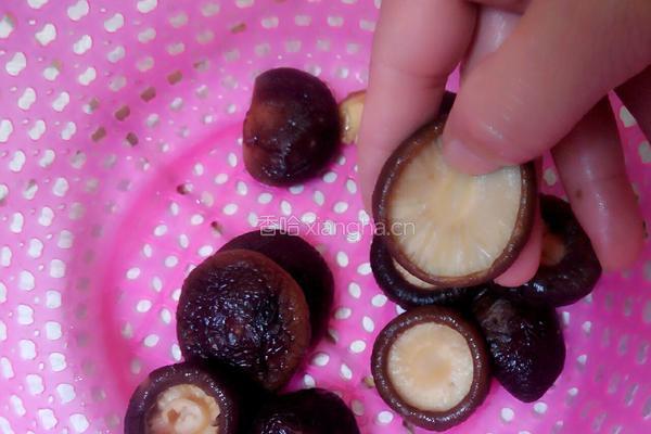 香菇蒸肉饼的做法图解4