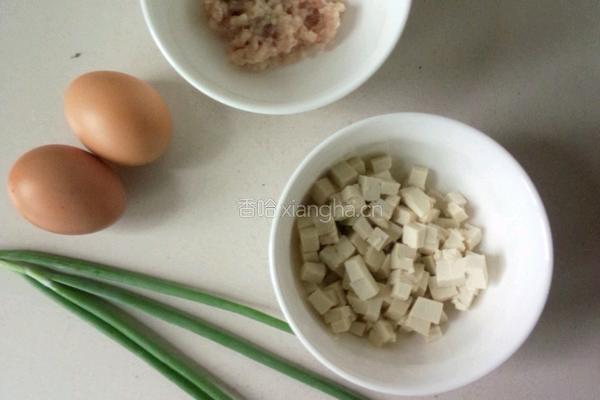 肉末豆腐蒸蛋羹的做法图解1