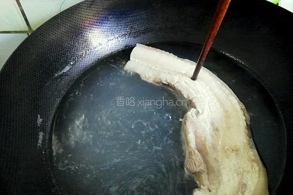 四川回锅肉的做法图解1