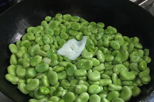 清炒蚕豆的做法图解4