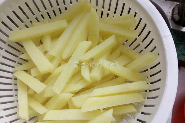 炸土豆条的做法图解5