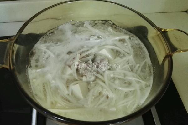 豆腐金针菇汤的做法图解7