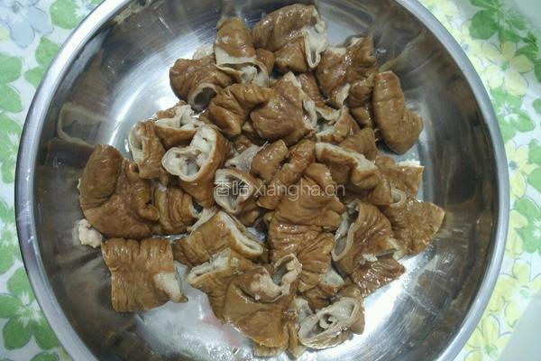 干锅肥肠的做法图解2