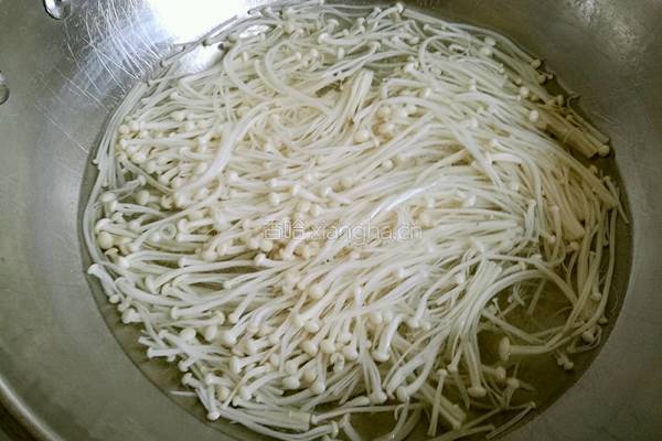拌金针菇的做法图解4