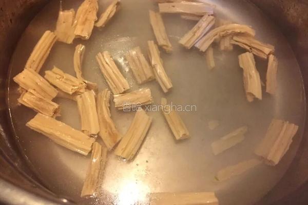 西芹凉拌腐竹的做法图解2