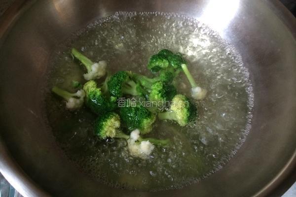 黑椒牛排餐的做法图解3