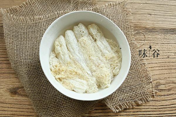 竹荪排骨汤的做法图解3