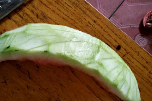 西瓜皮鸡蛋饼的做法图解1