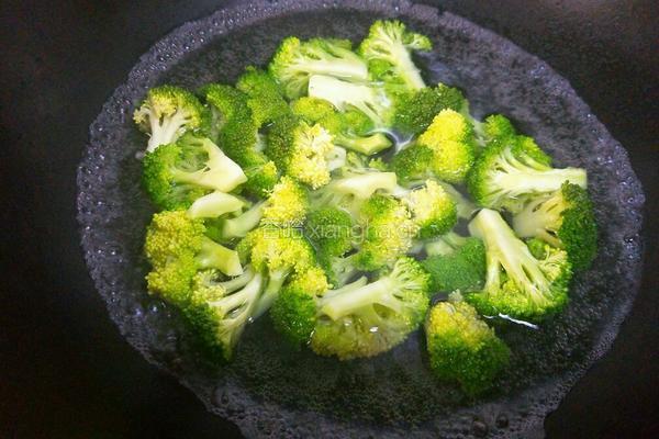清炒山药西兰花的做法图解6