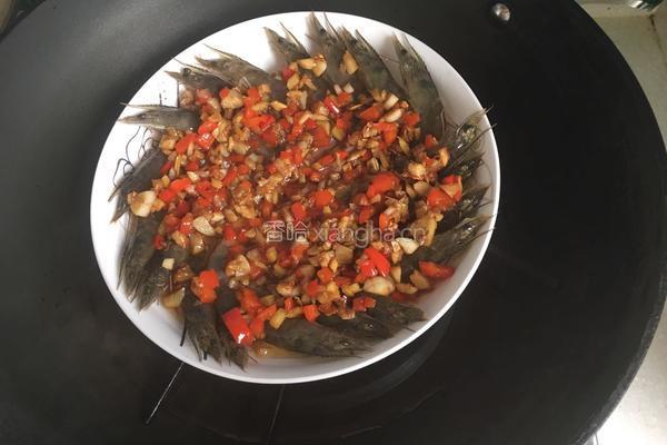 蒜蓉蒸虾的做法图解8