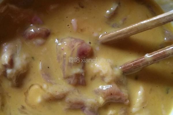 鸡蛋液煎洋葱 肉片的做法图解3