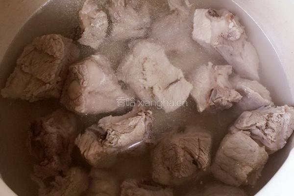 铁棍山药炖排骨的做法图解1