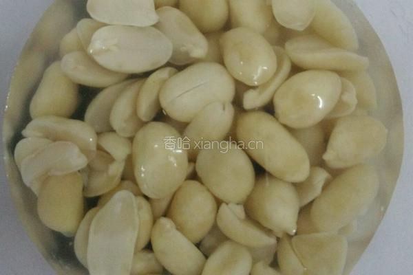 绿豆花生粥的做法图解2