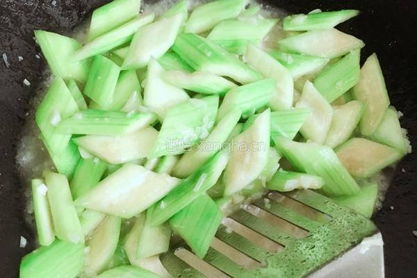 蒜茸炒丝瓜的做法图解13