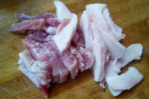 猪肉白菜炖粉条的做法图解3