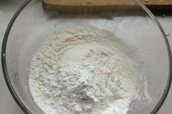葱油脆酥饼的做法图解1