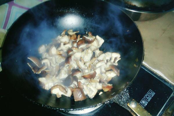 烤肉味香菇小炒肉的做法图解2