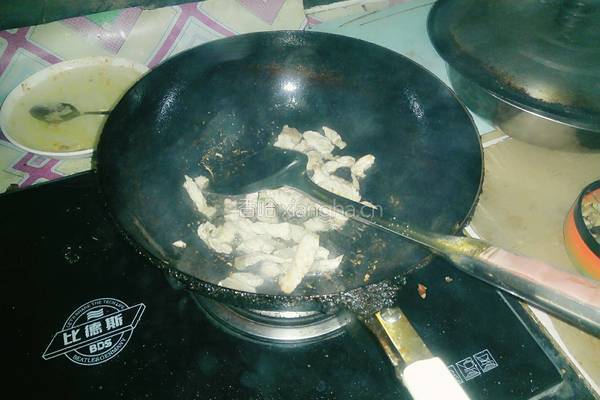 烤肉味香菇小炒肉的做法图解4