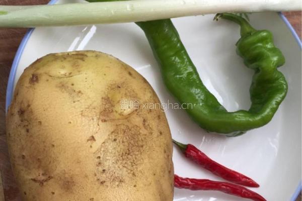 涼拌土豆丝的做法图解1