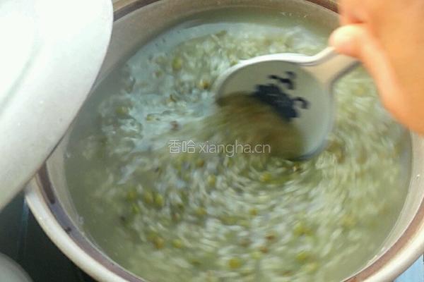 大米绿豆粥的做法图解6