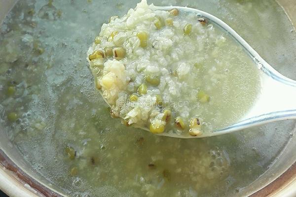 大米绿豆粥的做法图解7