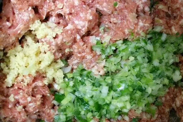 香菇猪肉包的做法图解3