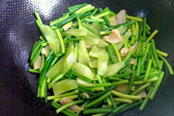 莴苣蒜苗咸肉片的做法图解6