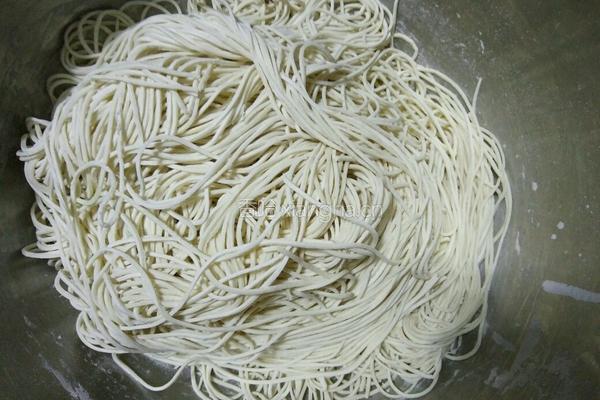 爱的长寿面的做法图解1