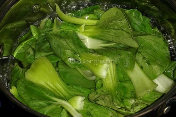 青菜炒香菇的做法图解2