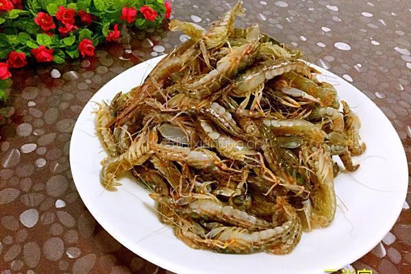 香辣葱姜爆炒嘎巴虾的做法图解3