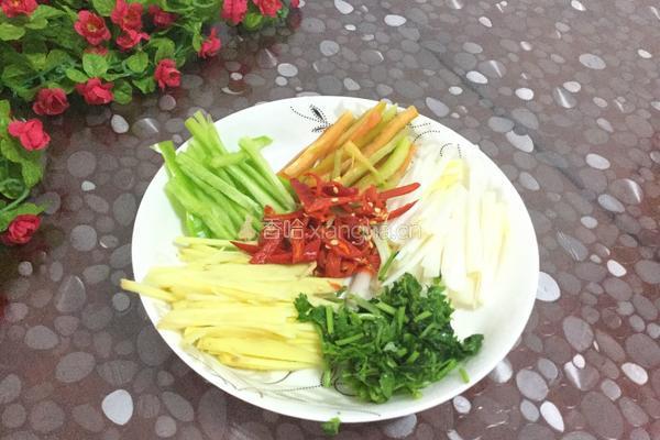 香辣葱姜爆炒嘎巴虾的做法图解4