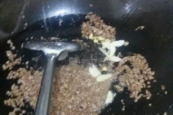 豌豆炒肉的做法图解5