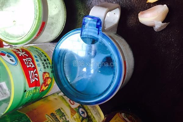 炖排骨的做法图解2