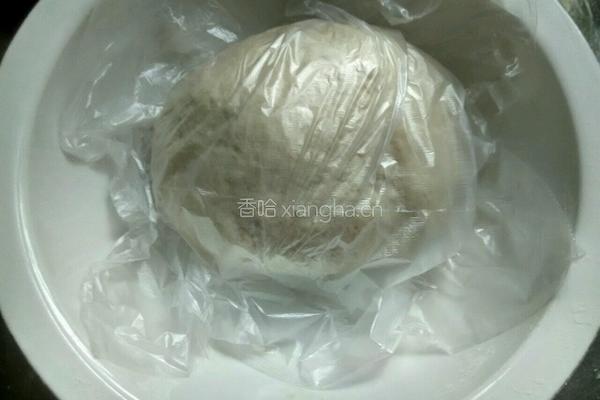 西葫芦鸡蛋虾皮饺子的做法图解2