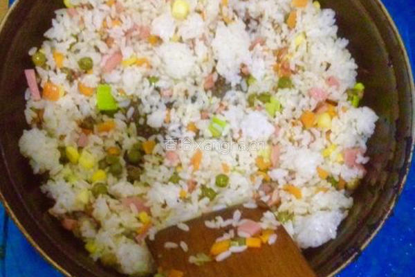 番茄酱蛋炒饭的做法图解5