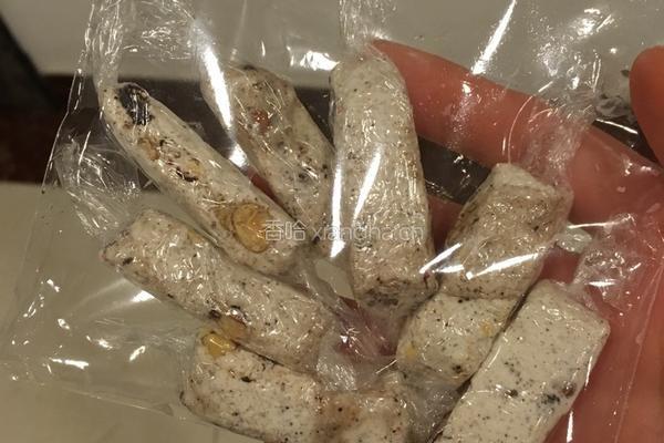 榛仁蔓越梅奥利奥牛轧糖的做法图解5