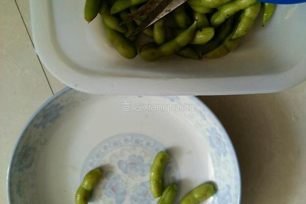 水煮毛豆的做法图解2