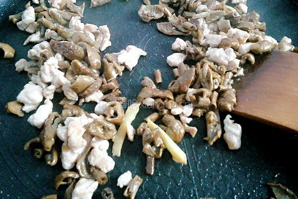东北蘑菇酱的做法图解8