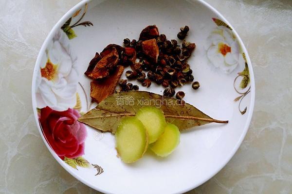 水煮花生的做法图解2