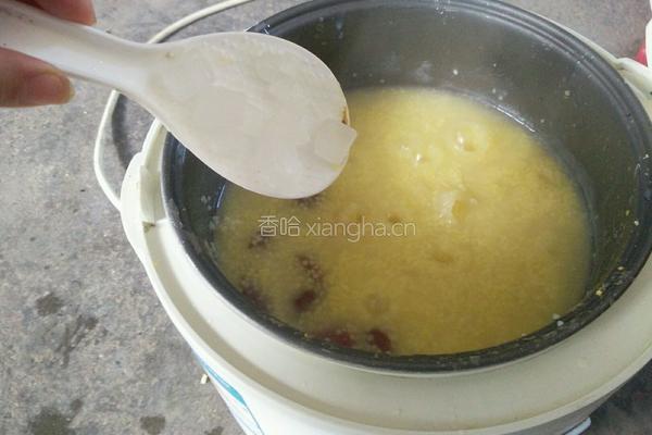 小米红枣银耳粥的做法图解6