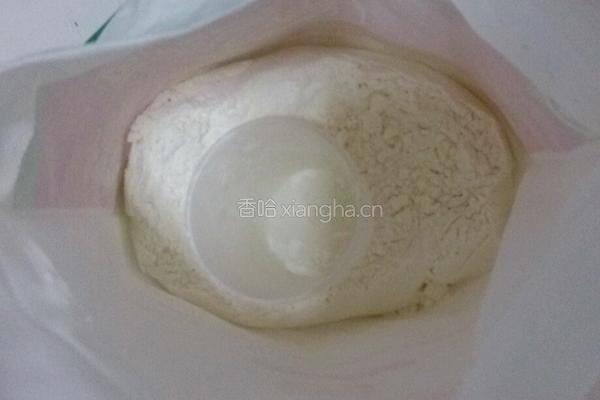 自制面酱的做法图解1