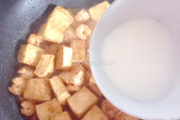 大虾红烧豆腐的做法图解7