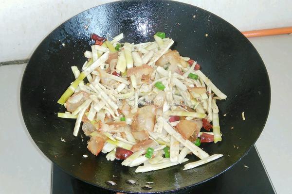 腊肉炒春笋的做法图解4