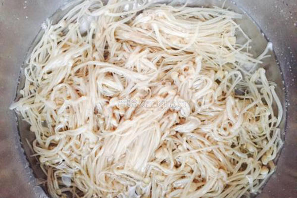 清炒金针菇的做法图解3