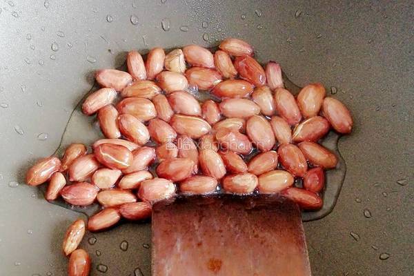 花生米拌菠菜的做法图解3