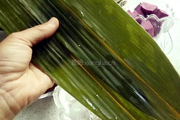 紫薯蜜枣粽的做法图解2