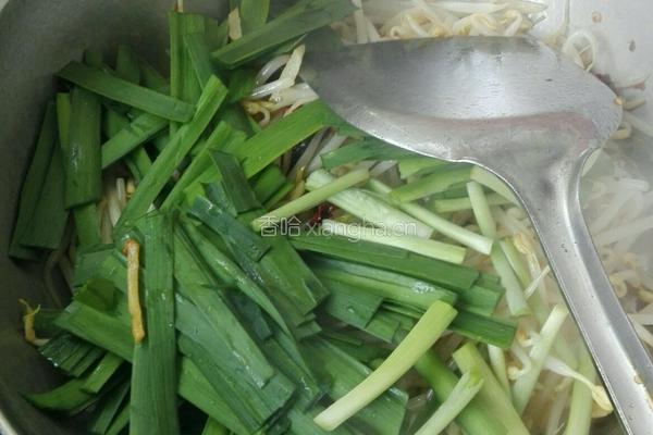 韭菜炒豆芽～家常菜的做法图解5