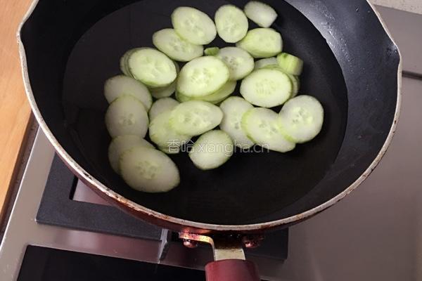 黄瓜蛋花汤的做法图解3