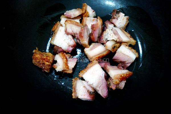 烧肉炒红萝卜的做法图解3